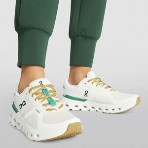 On Women's Cloudrunner 2 Running ShoesUndyed Green